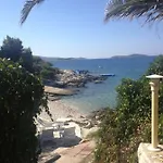 Marina *