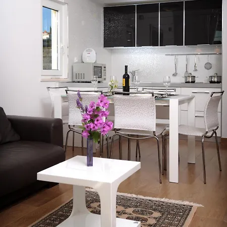 Apartment Marina Zecevo