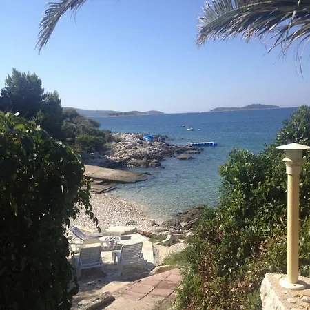 Marina *